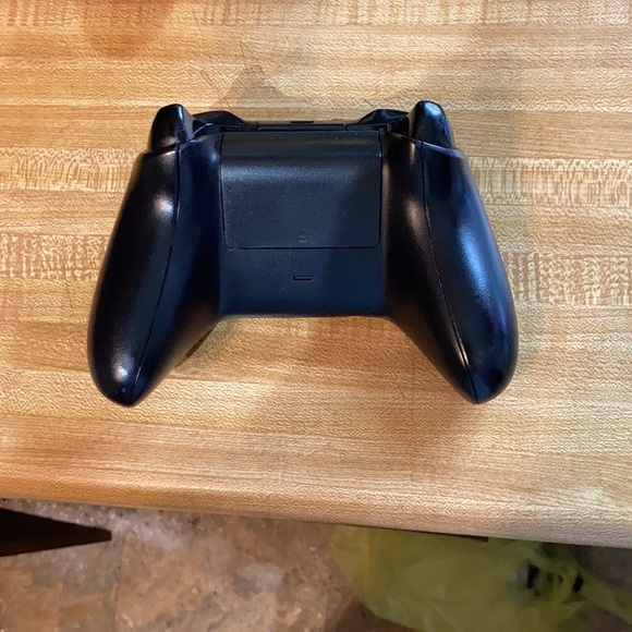 Wireless Xbox One Controller. - Picture 2 of 4
